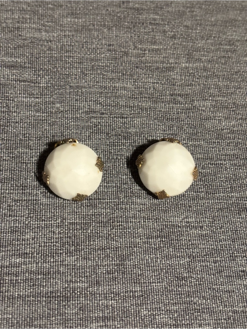 Vogue Vintage Clip On Earrings-1950s